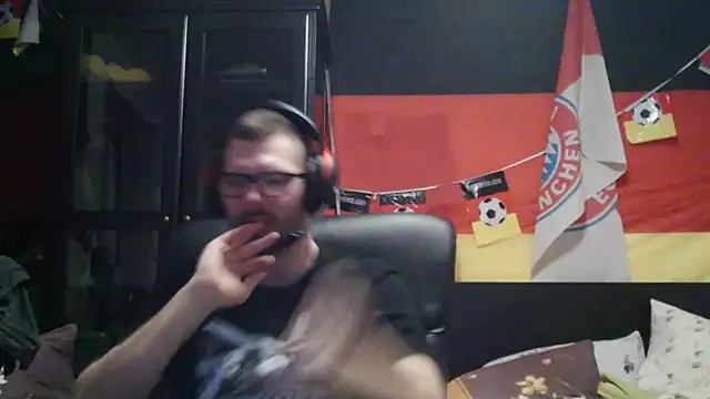 Snapshot of Die-geile-Sau chatting on February 1, 2026, 9:24 pm Die-geile-Sau online show from February 1, 2026, 9:24 pm