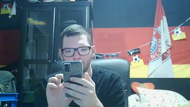 Snapshot of Die-geile-Sau chatting on February 17, 2026, 9:32 pm Die-geile-Sau online show from February 17, 2026, 9:32 pm