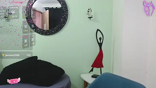 Snapshot of Sofia_Franco_ chatting on December 6, 2024, 10:30 pm Sofia Franco online show from December 6, 2024, 10:30 pm