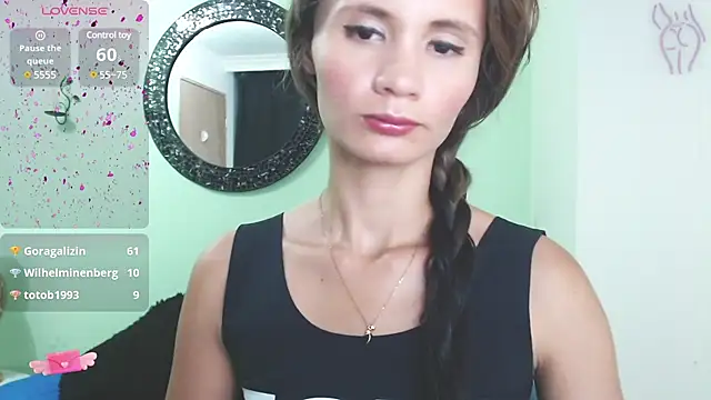 Snapshot of Sofia_Franco_ chatting on January 15, 2025, 4:25 am Sofia Franco online show from January 15, 2025, 4:25 am