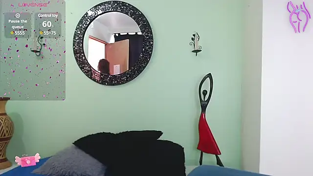 Snapshot of Sofia_Franco_ chatting on January 17, 2025, 7:05 pm Sofia Franco online show from January 17, 2025, 7:05 pm