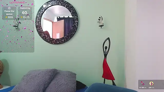 Snapshot of Sofia_Franco_ chatting on January 21, 2025, 7:06 pm Sofia Franco online show from January 21, 2025, 7:06 pm