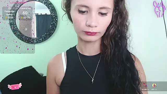 Snapshot of Sofia_Franco_ chatting on February 4, 2025, 7:11 pm Sofia Franco online show from February 4, 2025, 7:11 pm