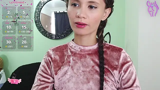 Snapshot of Sofia_Franco_ chatting on February 7, 2025, 7:17 pm Sofia Franco online show from February 7, 2025, 7:17 pm