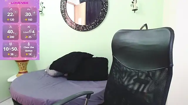 Snapshot of Sofia_Franco_ chatting on March 21, 2025, 6:40 pm Sofia Franco online show from March 21, 2025, 6:40 pm