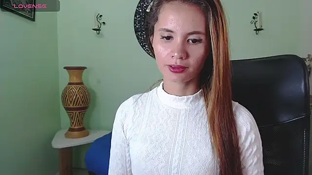 Snapshot of Sofia_Franco_ chatting on September 30, 2025, 7:19 pm Sofia Franco online show from September 30, 2025, 7:19 pm