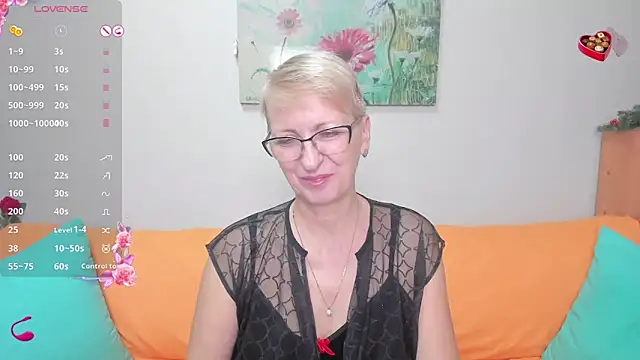 Snapshot of iamyourdream89 chatting on December 16, 2024, 7:32 pm iamyourdream89 online show from December 16, 2024, 7:32 pm