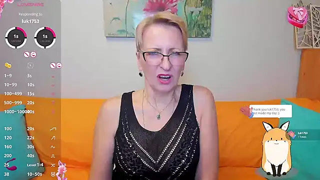 Snapshot of iamyourdream89 chatting on February 3, 2025, 7:52 pm iamyourdream89 online show from February 3, 2025, 7:52 pm