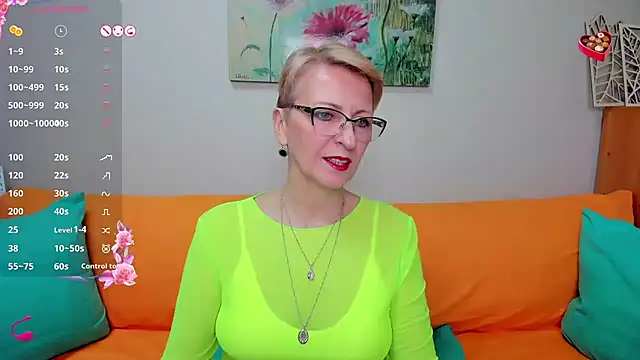 Snapshot of iamyourdream89 chatting on February 5, 2025, 4:03 pm iamyourdream89 online show from February 5, 2025, 4:03 pm