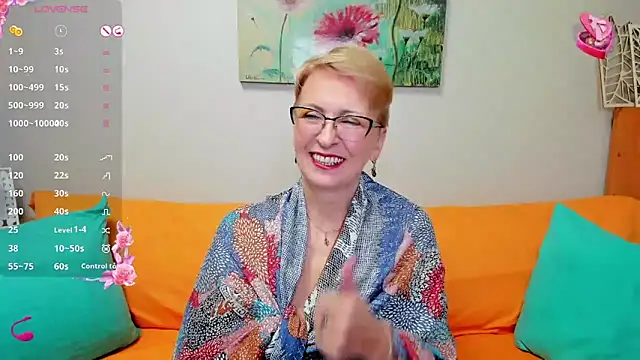 Snapshot of iamyourdream89 chatting on February 8, 2025, 6:55 pm iamyourdream89 online show from February 8, 2025, 6:55 pm