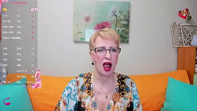 Snapshot of iamyourdream89 chatting on February 18, 2025, 4:48 pm iamyourdream89 online show from February 18, 2025, 4:48 pm