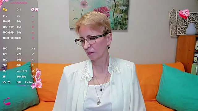 Snapshot of iamyourdream89 chatting on February 23, 2025, 6:34 pm iamyourdream89 online show from February 23, 2025, 6:34 pm