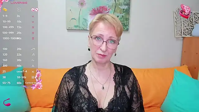 Snapshot of iamyourdream89 chatting on February 28, 2025, 1:36 pm iamyourdream89 online show from February 28, 2025, 1:36 pm