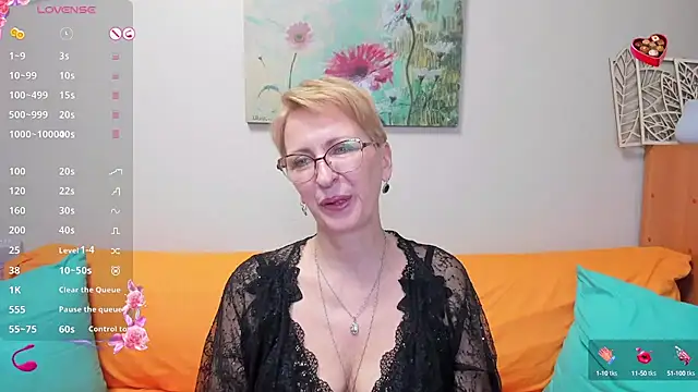 Snapshot of iamyourdream89 chatting on March 7, 2025, 6:33 pm iamyourdream89 online show from March 7, 2025, 6:33 pm