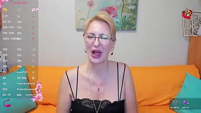 Snapshot of iamyourdream89 chatting on March 12, 2025, 12:10 am iamyourdream89 online show from March 12, 2025, 12:10 am