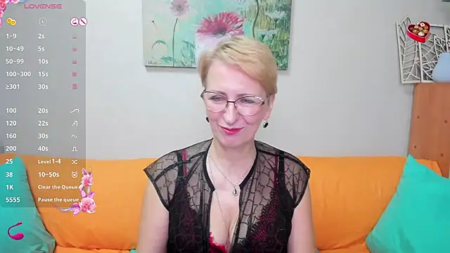 Snapshot of iamyourdream89 chatting on March 22, 2025, 8:51 am iamyourdream89 online show from March 22, 2025, 8:51 am