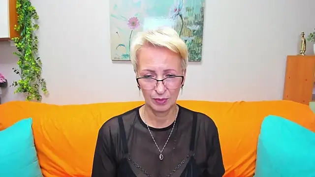 Snapshot of iamyourdream89 chatting on September 10, 2025, 12:49 pm iamyourdream89 online show from September 10, 2025, 12:49 pm