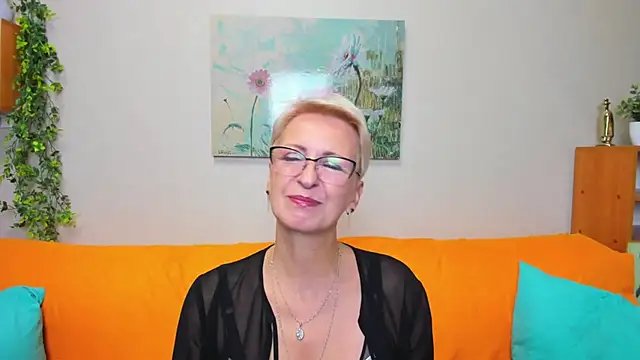 Snapshot of iamyourdream89 chatting on September 18, 2025, 11:12 am iamyourdream89 online show from September 18, 2025, 11:12 am