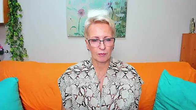 Snapshot of iamyourdream89 chatting on September 22, 2025, 11:34 am iamyourdream89 online show from September 22, 2025, 11:34 am