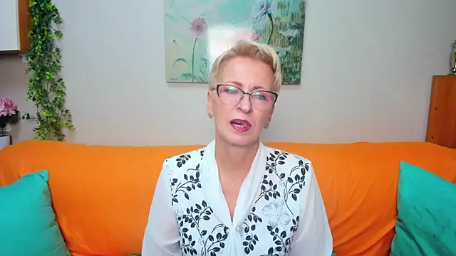 Snapshot of iamyourdream89 chatting on September 29, 2025, 12:54 pm iamyourdream89 online show from September 29, 2025, 12:54 pm