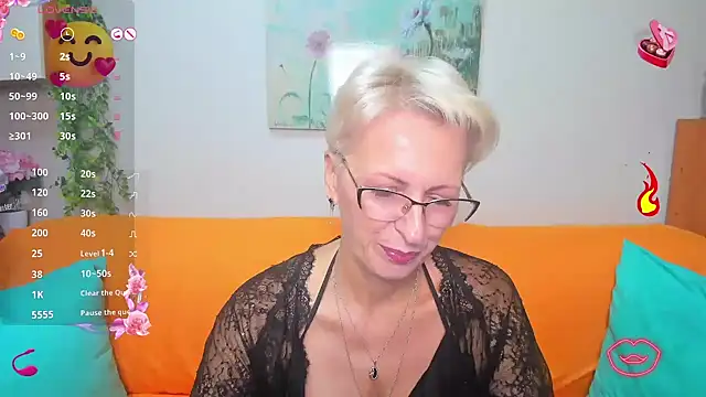 Snapshot of iamyourdream89 chatting on October 3, 2025, 10:12 am iamyourdream89 online show from October 3, 2025, 10:12 am