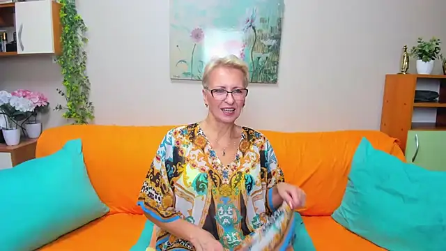 Snapshot of iamyourdream89 chatting on October 6, 2025, 1:30 pm iamyourdream89 online show from October 6, 2025, 1:30 pm