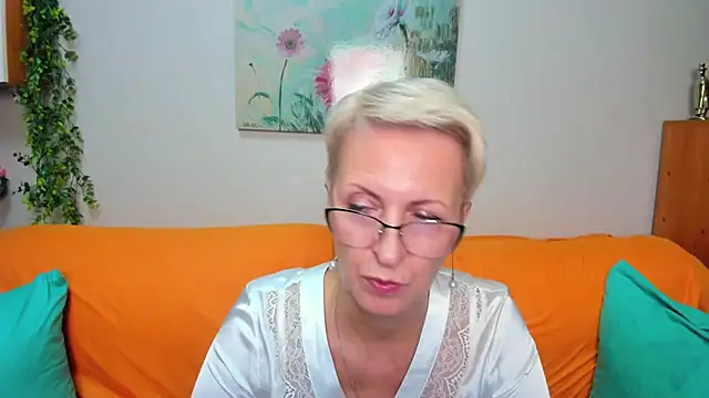 Snapshot of iamyourdream89 chatting on October 13, 2025, 1:44 pm iamyourdream89 online show from October 13, 2025, 1:44 pm