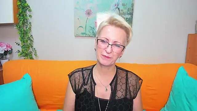 Snapshot of iamyourdream89 chatting on October 15, 2025, 1:55 pm iamyourdream89 online show from October 15, 2025, 1:55 pm