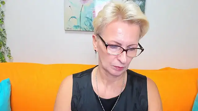 Snapshot of iamyourdream89 chatting on October 17, 2025, 12:41 pm iamyourdream89 online show from October 17, 2025, 12:41 pm