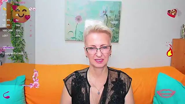 Snapshot of iamyourdream89 chatting on October 30, 2025, 11:22 am iamyourdream89 online show from October 30, 2025, 11:22 am