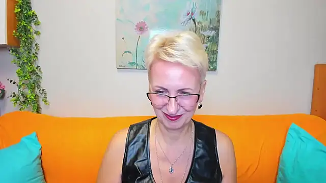 Snapshot of iamyourdream89 chatting on November 4, 2025, 7:57 pm iamyourdream89 online show from November 4, 2025, 7:57 pm