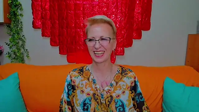 iamyourdream89 online show from March 1, 2026, 10:06 am