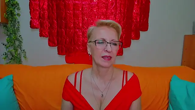 iamyourdream89 online show from March 3, 2026, 2:56 pm