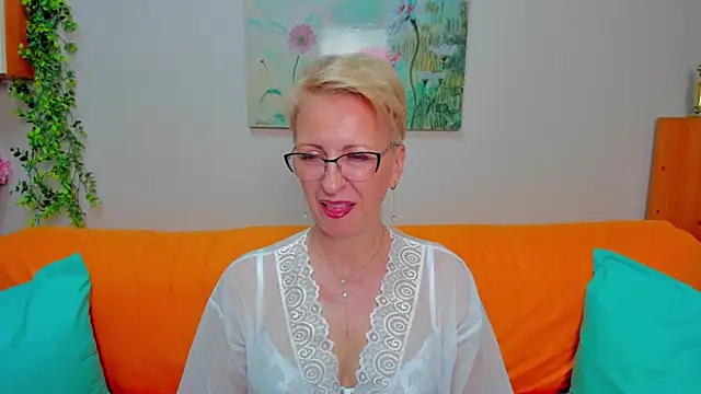Snapshot of iamyourdream89 chatting on May 22, 2026, 8:42 am iamyourdream89 online show from May 22, 2026, 8:42 am