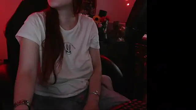 norahrosss online show from December 21, 2024, 5:25 am