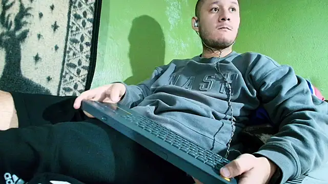 sweet cock28 online show from December 24, 2024, 3:05 pm