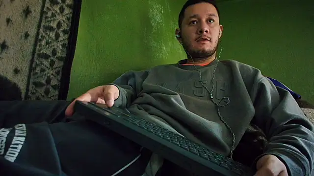 sweet cock28 online show from January 5, 2025, 2:41 pm