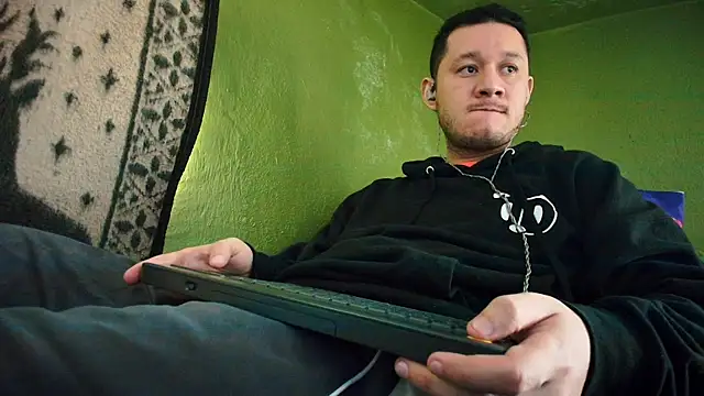 sweet cock28 online show from January 14, 2025, 3:36 pm