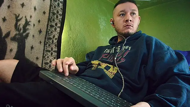 sweet cock28 online show from January 17, 2025, 3:53 pm