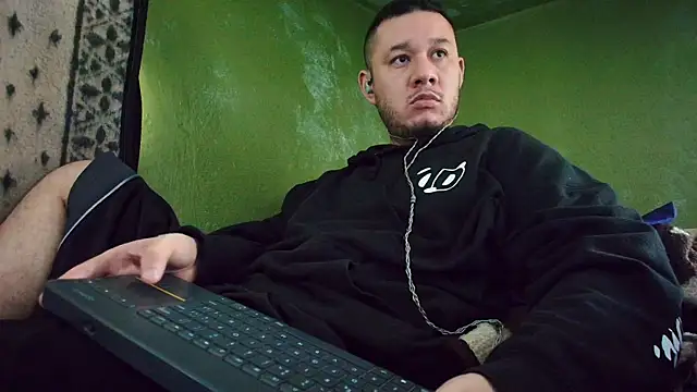 sweet cock28 online show from March 13, 2025, 3:50 pm