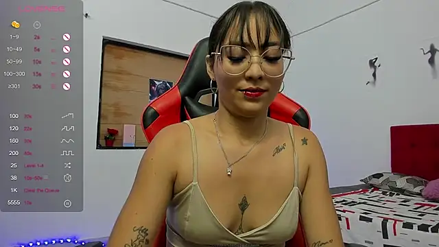Snapshot of Sweet_Coral_ chatting on May 25, 2026, 7:25 am Sweet Coral online show from May 25, 2026, 7:25 am