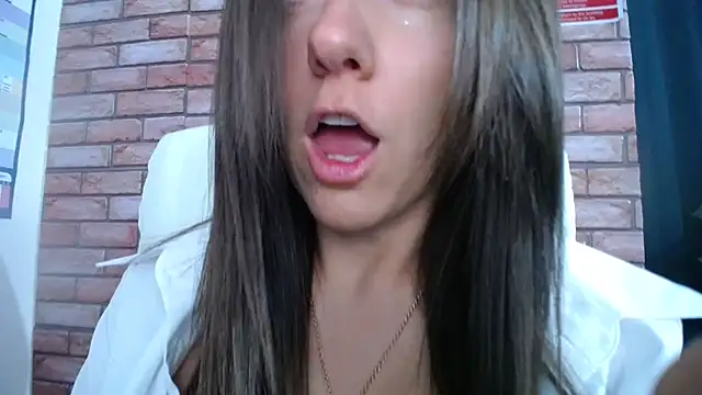 Snapshot of HarleyRebz chatting on November 3, 2025, 7:42 am HarleyRebz online show from November 3, 2025, 7:42 am