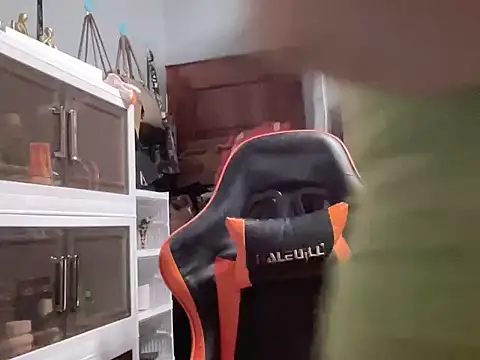 UrLove Marga online show from November 4, 2025, 10:09 pm