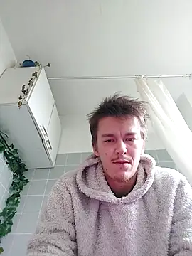 Toyjungee online show from April 20, 2026, 6:09 pm