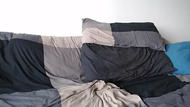 frankkk82 online show from December 13, 2024, 12:06 pm