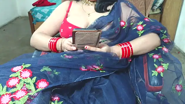 Snapshot of Cute_Mahi22 chatting on October 5, 2025, 7:01 pm Cute Mahi22 online show from October 5, 2025, 7:01 pm