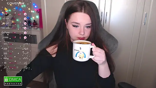 Snapshot of aliice_cutie chatting on March 1, 2025, 8:42 pm aliice cutie online show from March 1, 2025, 8:42 pm