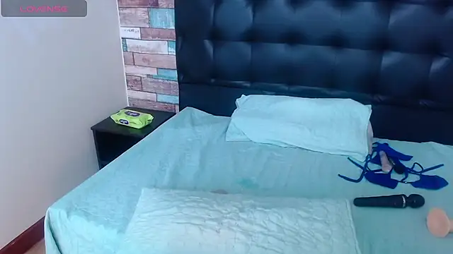 Naomy Jackson online show from February 5, 2025, 6:48 pm