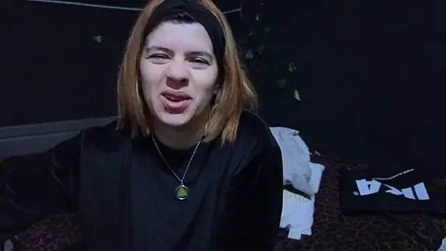 Snapshot of Carlafoxxx chatting on November 17, 2025, 12:55 pm Carlafoxxx online show from November 17, 2025, 12:55 pm