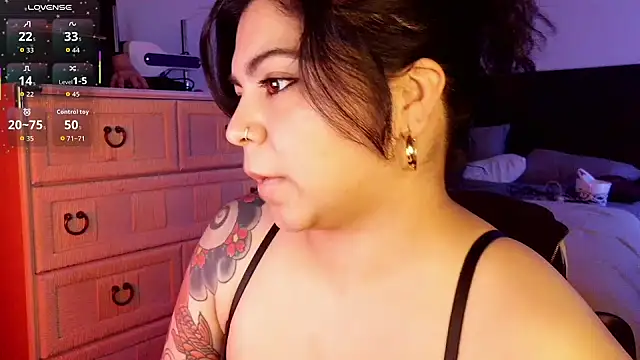 kimmiakiss22 online show from January 10, 2026, 12:56 am